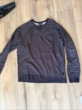 size XL Men's Patagonia grey crewneck